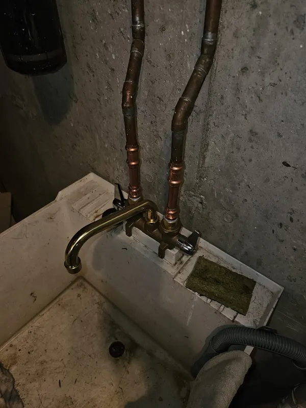 New laundry tub faucet with new copper supply lines