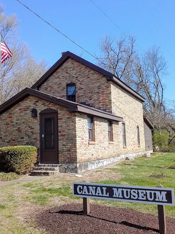 Brick house with a Canal Museum sign in Middletown
